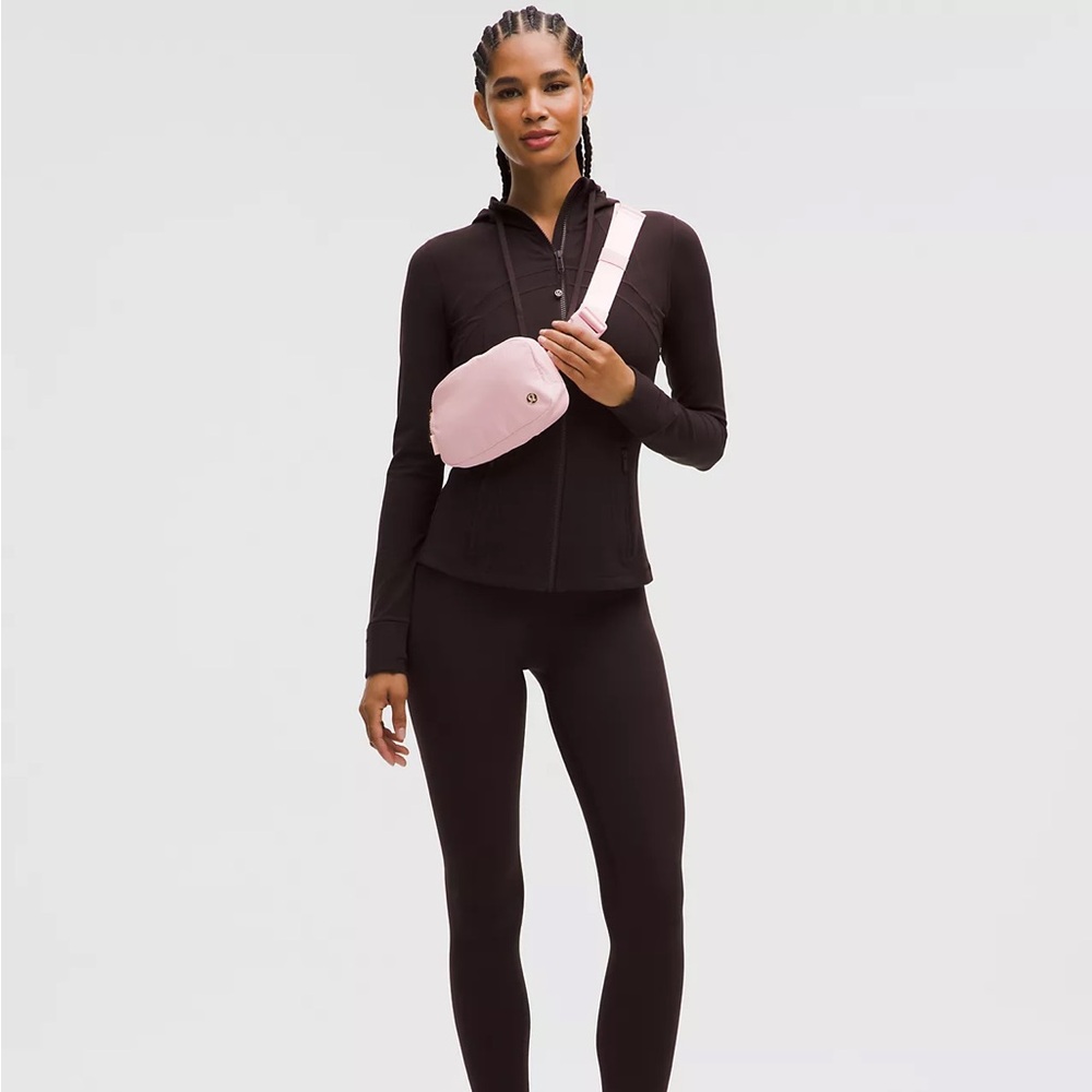 Lululemon Everywhere Belt Bag 1L- Blissful Pink